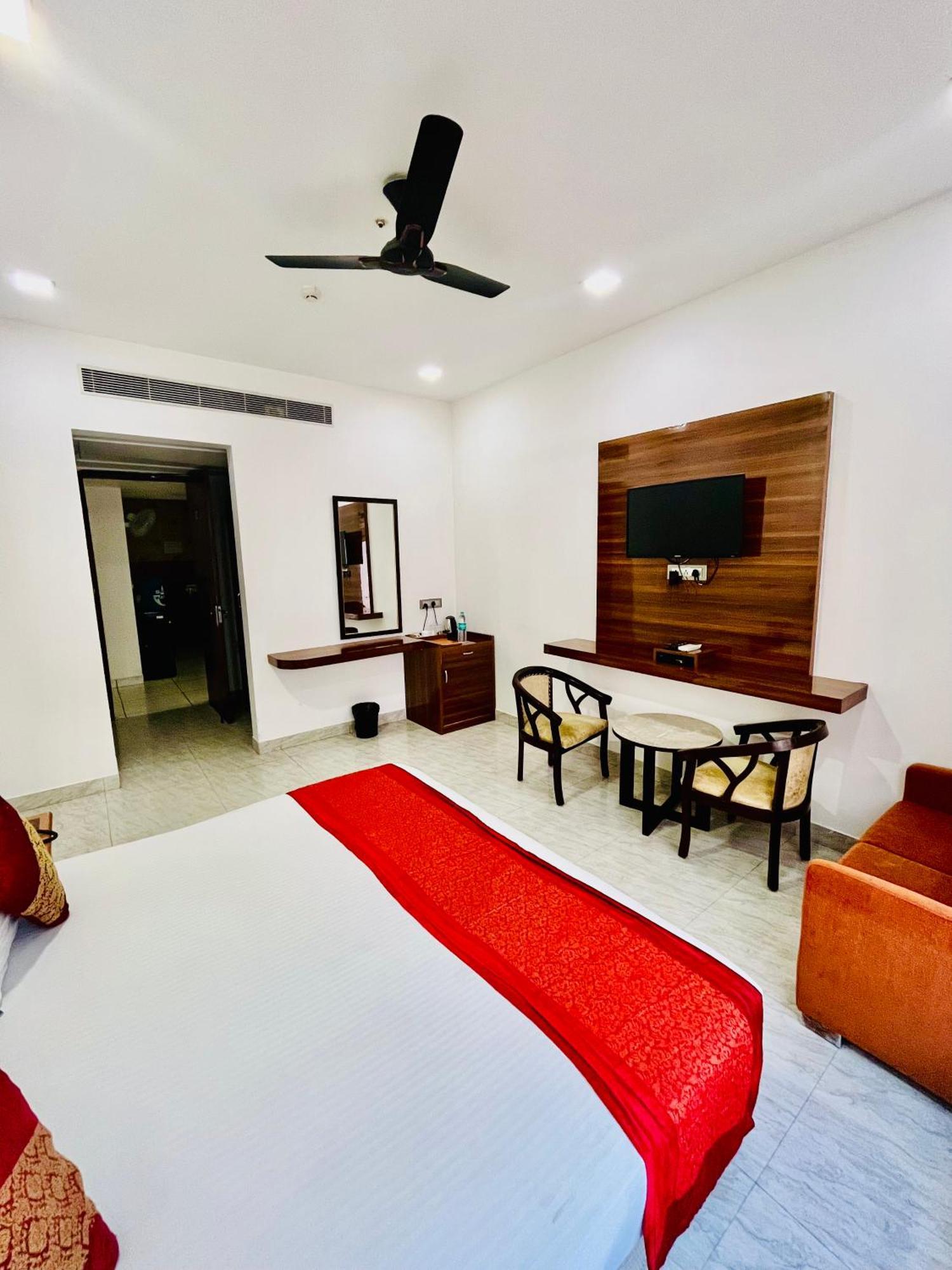 Amora Rooms Dwarka นิวเดลี ภายนอก รูปภาพ