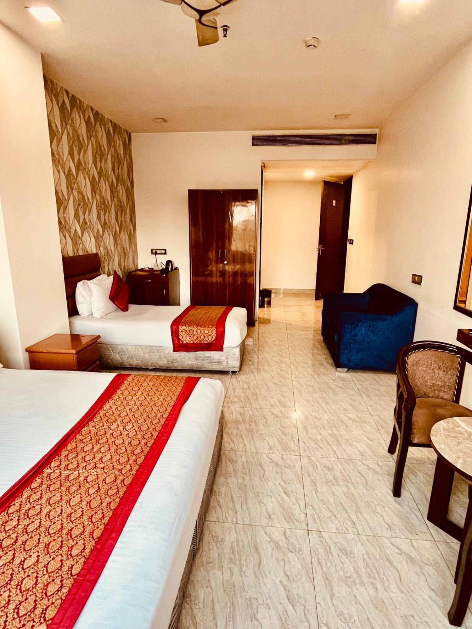 Amora Rooms Dwarka นิวเดลี ภายนอก รูปภาพ