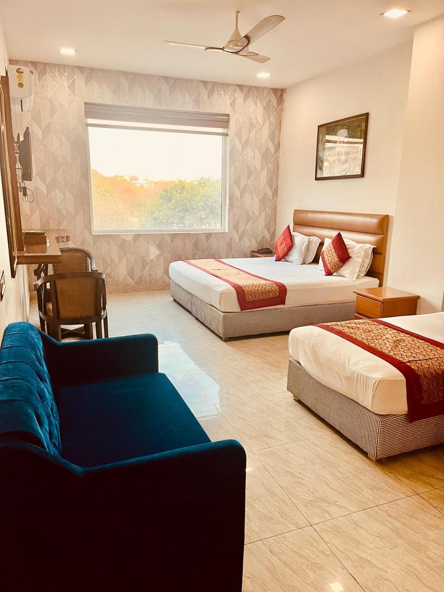 Amora Rooms Dwarka นิวเดลี ภายนอก รูปภาพ