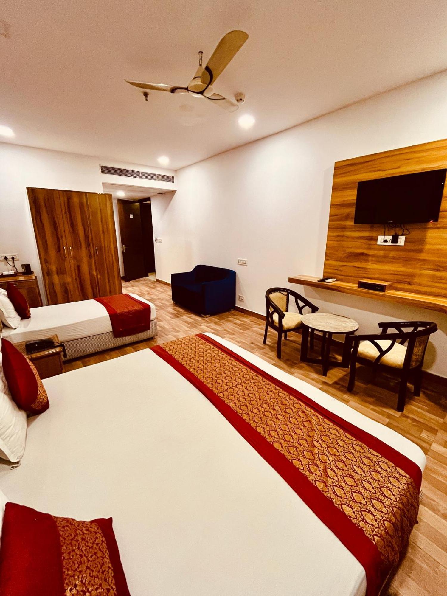 Amora Rooms Dwarka นิวเดลี ภายนอก รูปภาพ