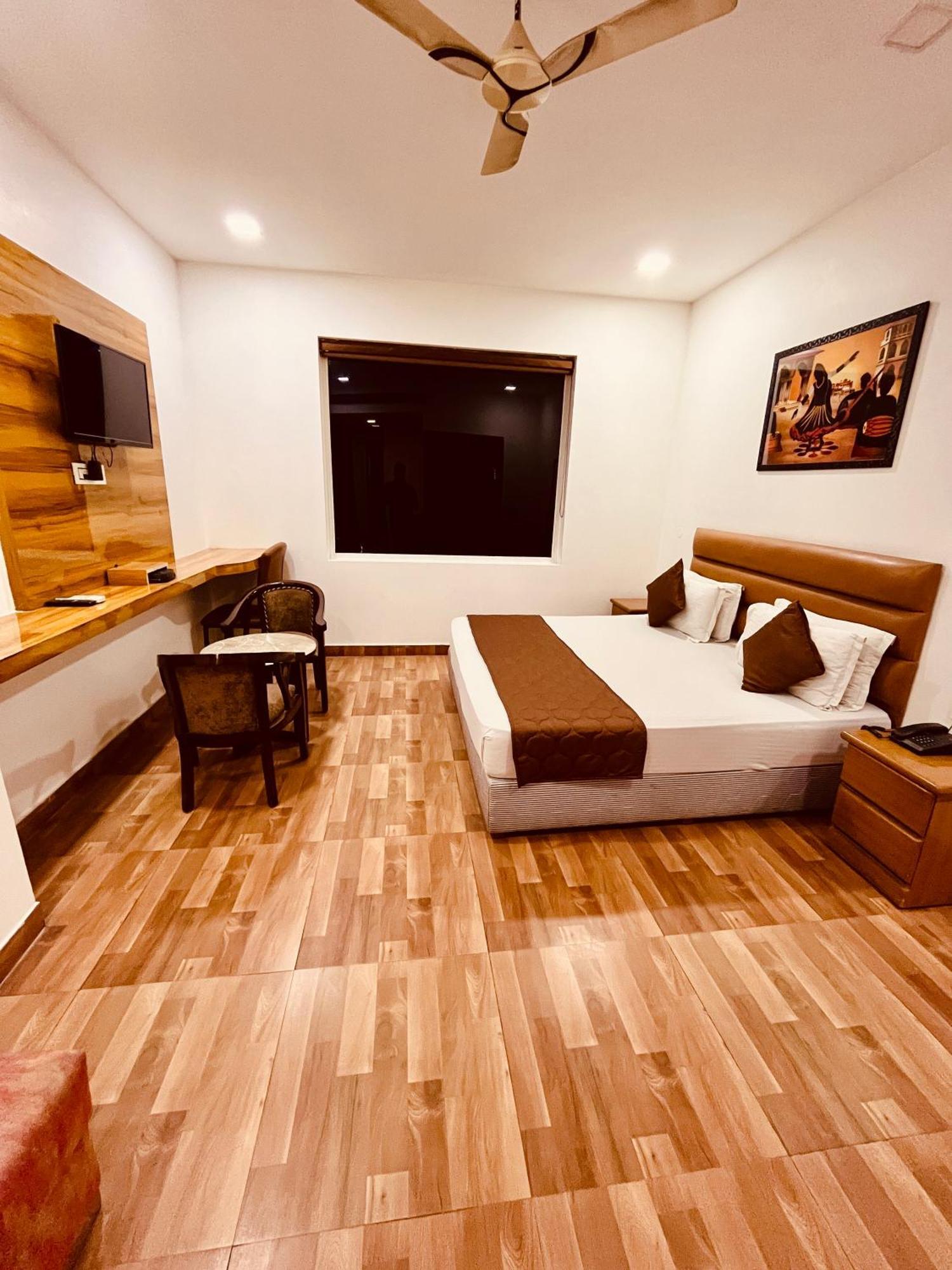 Amora Rooms Dwarka นิวเดลี ภายนอก รูปภาพ