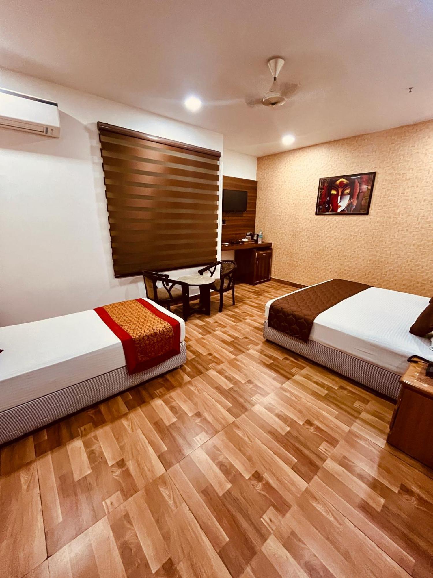 Amora Rooms Dwarka นิวเดลี ภายนอก รูปภาพ