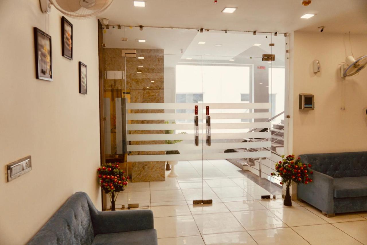 Amora Rooms Dwarka นิวเดลี ภายนอก รูปภาพ